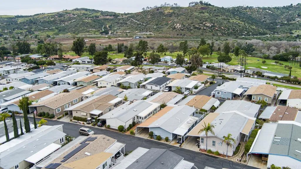 https://cdn.realtyfeed.com/cdn/127/306652817/ce98f041c3bffe0f1a64356a87ea8220.webp