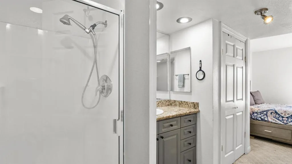 Photo #10: NDP2601842 Listing: Photo #10