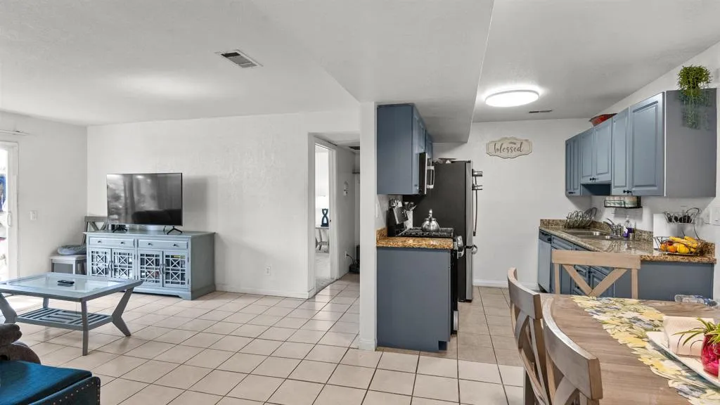 Photo #5: NDP2601842 Listing: Photo #5