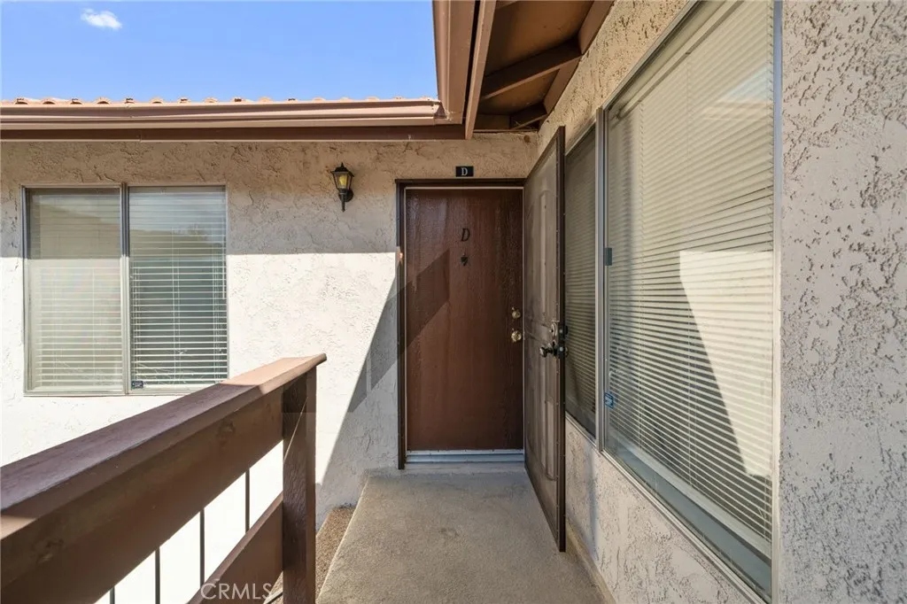 1305 Brentwood Circle Unit D, Corona, CA 92882 - Photo 3 of 32, Corona, CA