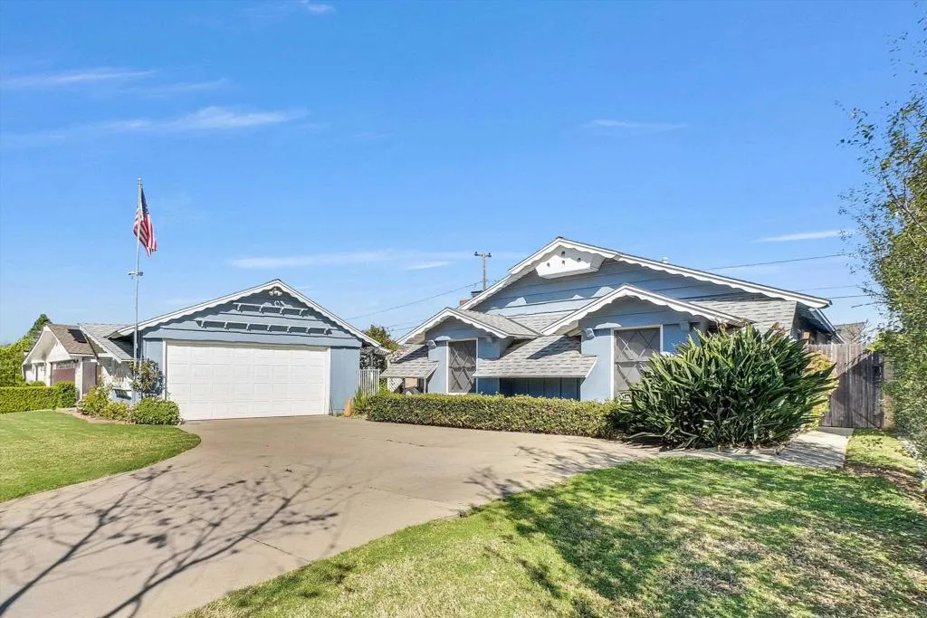 3221 Kempton Drive, Los Alamitos, CA 90720 - Photo 2 of 30, Los Alamitos, CA