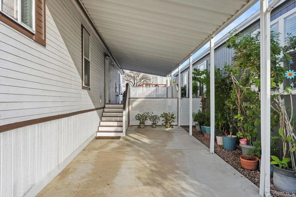 https://cdn.realtyfeed.com/cdn/127/306652875/14a2ae8319a89de56565de7c5b731349.webp