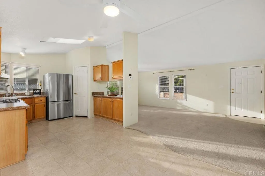 https://cdn.realtyfeed.com/cdn/127/306652875/21650ff39ceb84455ea941ab53b38c11.webp