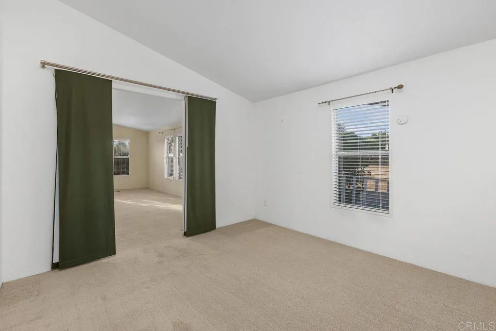 https://cdn.realtyfeed.com/cdn/127/306652875/f9a6c31b8b03b551574bc6c873323e41.webp
