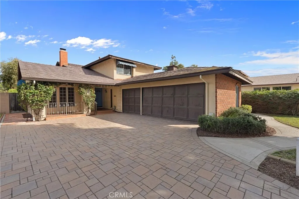 3461 E Saint Francis Place