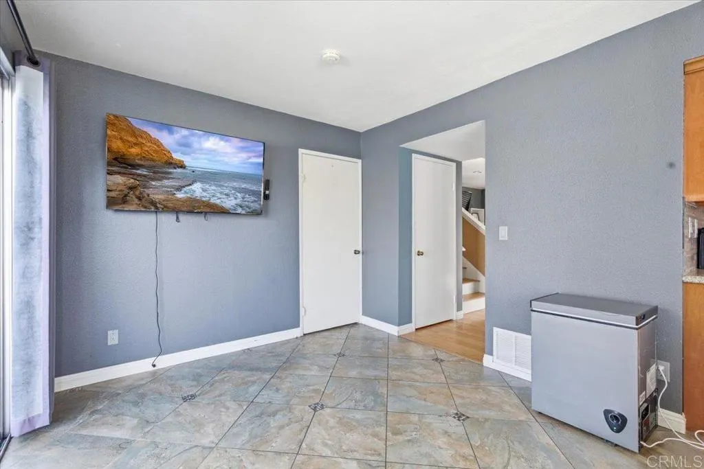 https://cdn.realtyfeed.com/cdn/127/306652882/230712cd0c7a834c3639809fee985445.webp