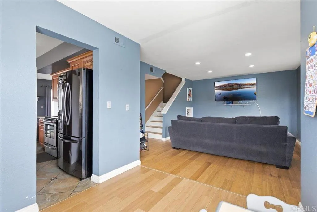 https://cdn.realtyfeed.com/cdn/127/306652882/5558a9cc3b5ccb381ce30f81105f7ac1.webp