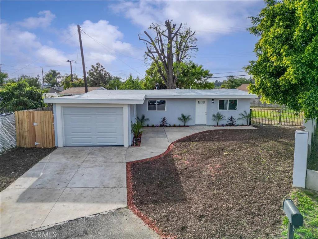 La Puente, CA 91744