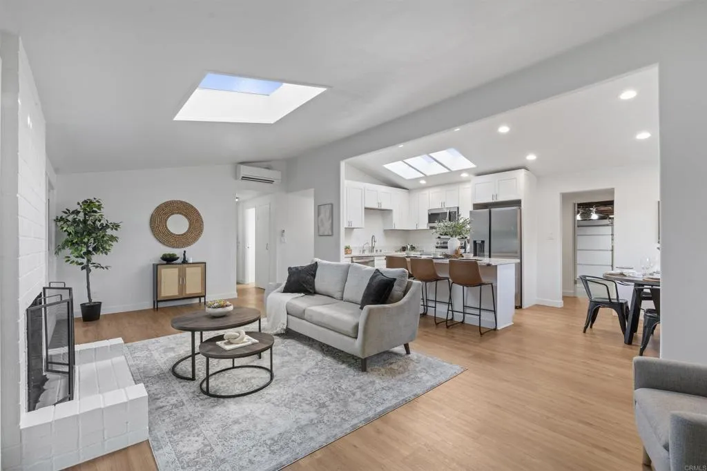 https://cdn.realtyfeed.com/cdn/127/306652906/52e8435f6c1470c953dee543ad1a4b11.webp