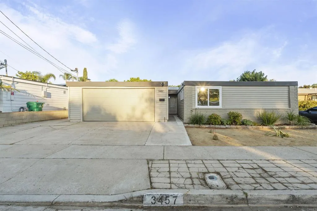 https://cdn.realtyfeed.com/cdn/127/306652906/a6376eb43fd81985cde10324f3b56ba4.webp