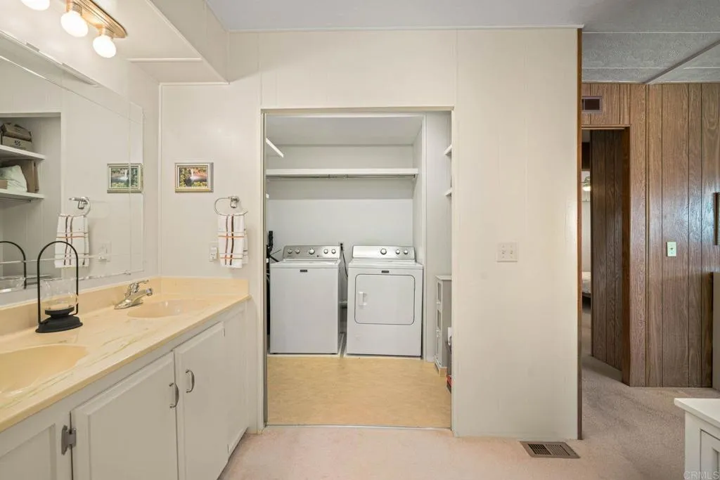 https://cdn.realtyfeed.com/cdn/127/306652944/82d2ef5a5e6b785ec6fd6963a6593abd.webp