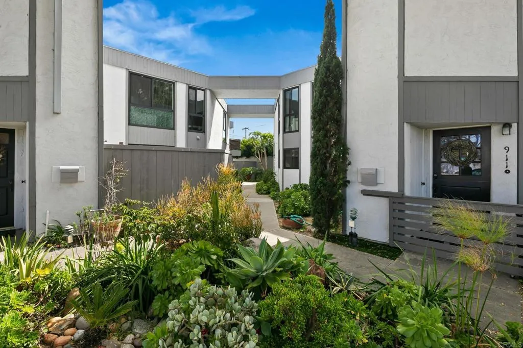 https://cdn.realtyfeed.com/cdn/127/306652949/6bef78b9137842e872b55846fe8c5c82.webp