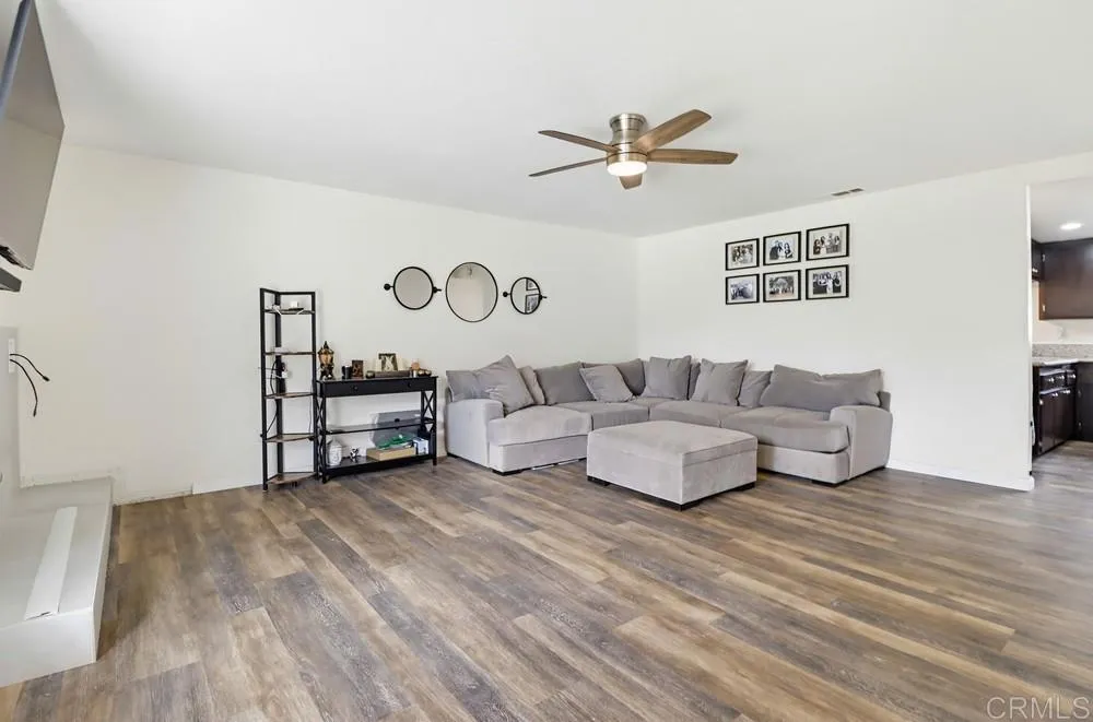 https://cdn.realtyfeed.com/cdn/127/306652979/bd771093b55e58f1c0b8b79803f5ca50.webp