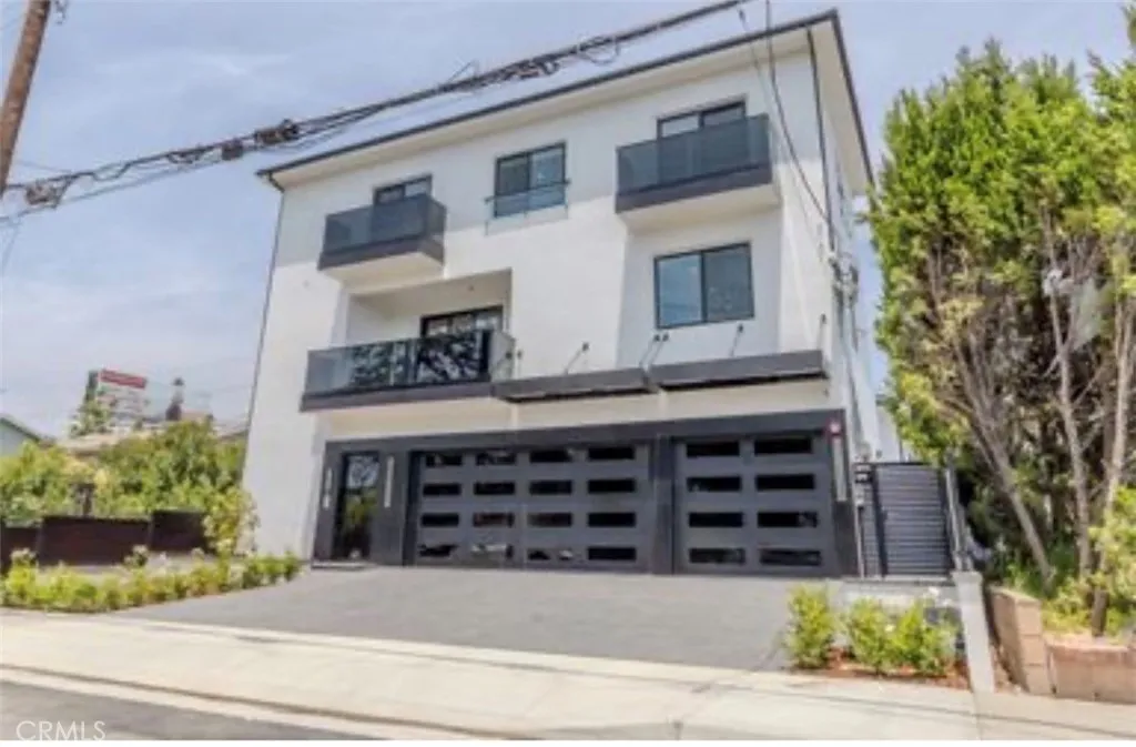 La Crescenta, CA 91214