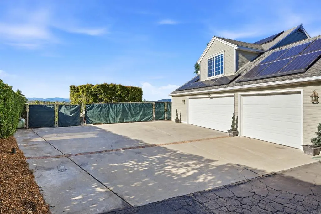 https://cdn.realtyfeed.com/cdn/127/306653029/a8f3da150cf53f31c9088f419216017a.webp