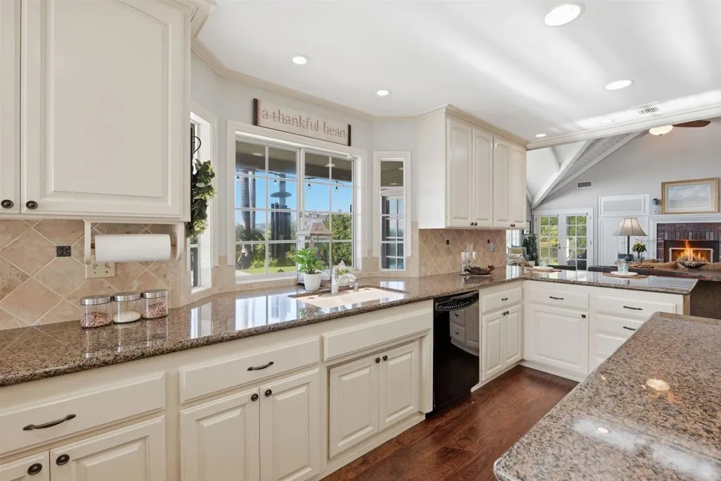 https://cdn.realtyfeed.com/cdn/127/306653029/f63b1cd4aa67b845587a1f9cb5f350c4.webp