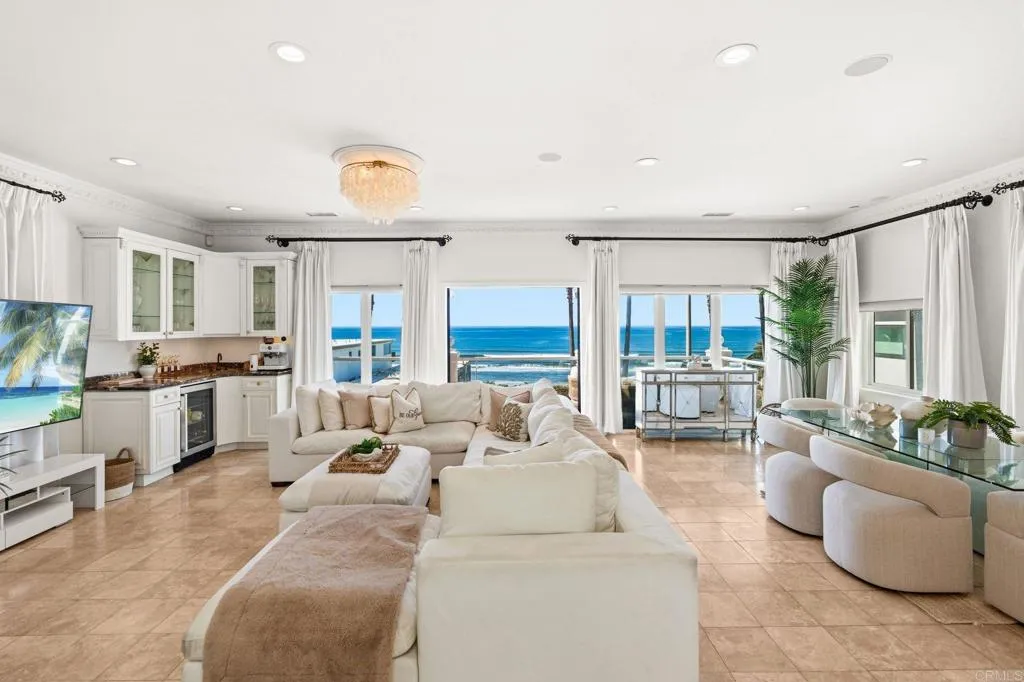 https://cdn.realtyfeed.com/cdn/127/306653091/036f14975cea69771293e6787af841a3.webp
