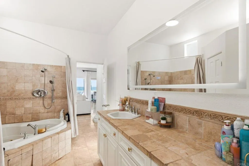 https://cdn.realtyfeed.com/cdn/127/306653091/67825a2f6ee0de40c65ee0d530c28d8b.webp