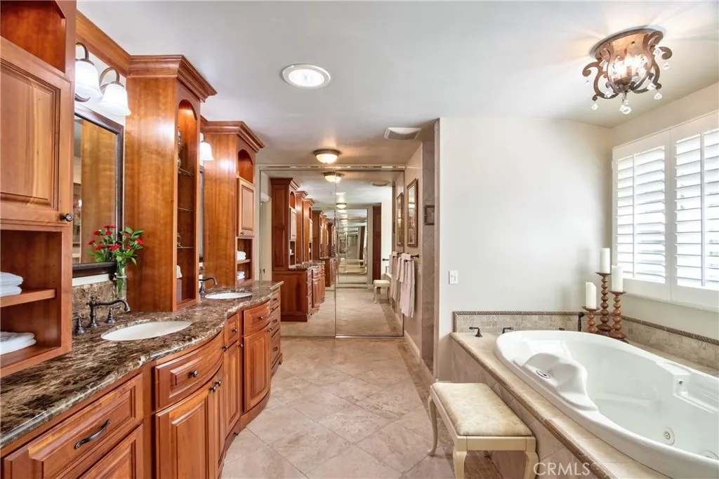 https://cdn.realtyfeed.com/cdn/127/306653152/03bb31ed17c41491eba5a7457f9d1893.webp