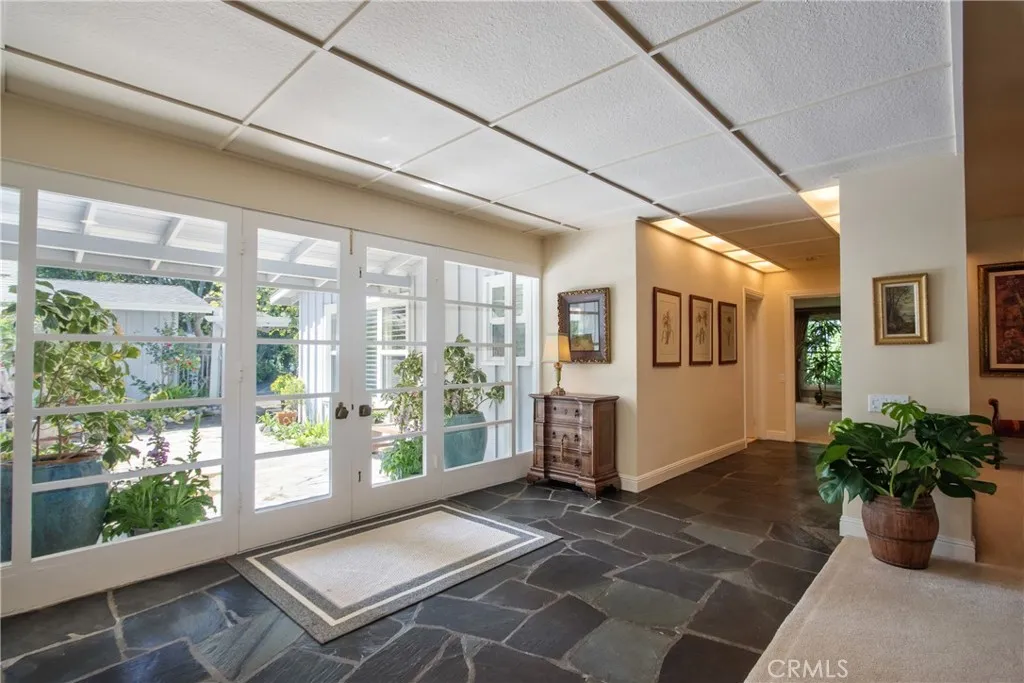 https://cdn.realtyfeed.com/cdn/127/306653152/16401c77010e2c183866e801cee08773.webp