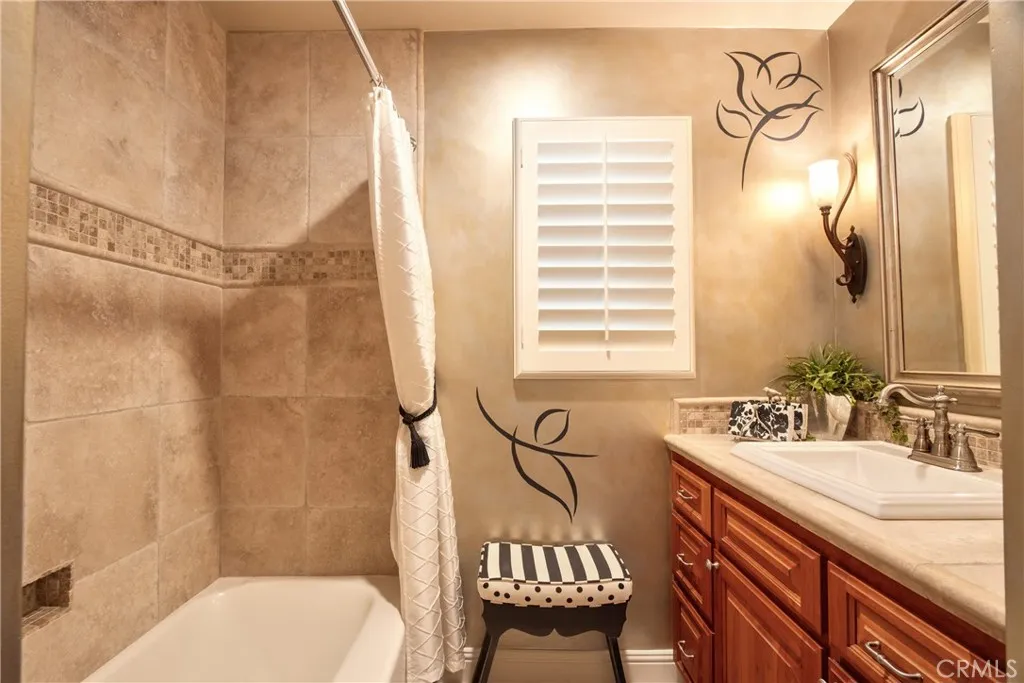 https://cdn.realtyfeed.com/cdn/127/306653152/23978f25e497b307f7f163147860ee3c.webp