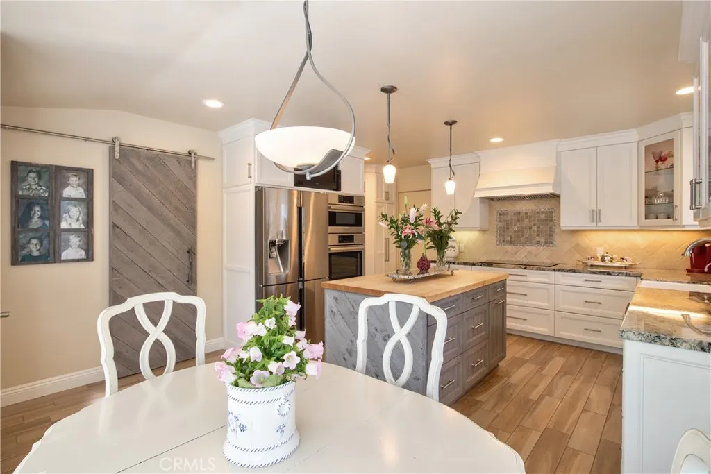 https://cdn.realtyfeed.com/cdn/127/306653152/63182be6a4f4863f76f730b40c3b7073.webp