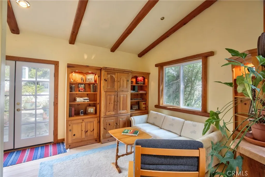 https://cdn.realtyfeed.com/cdn/127/306653152/a9eaec1dbfc12bd86942bcdbfeb50ebd.webp