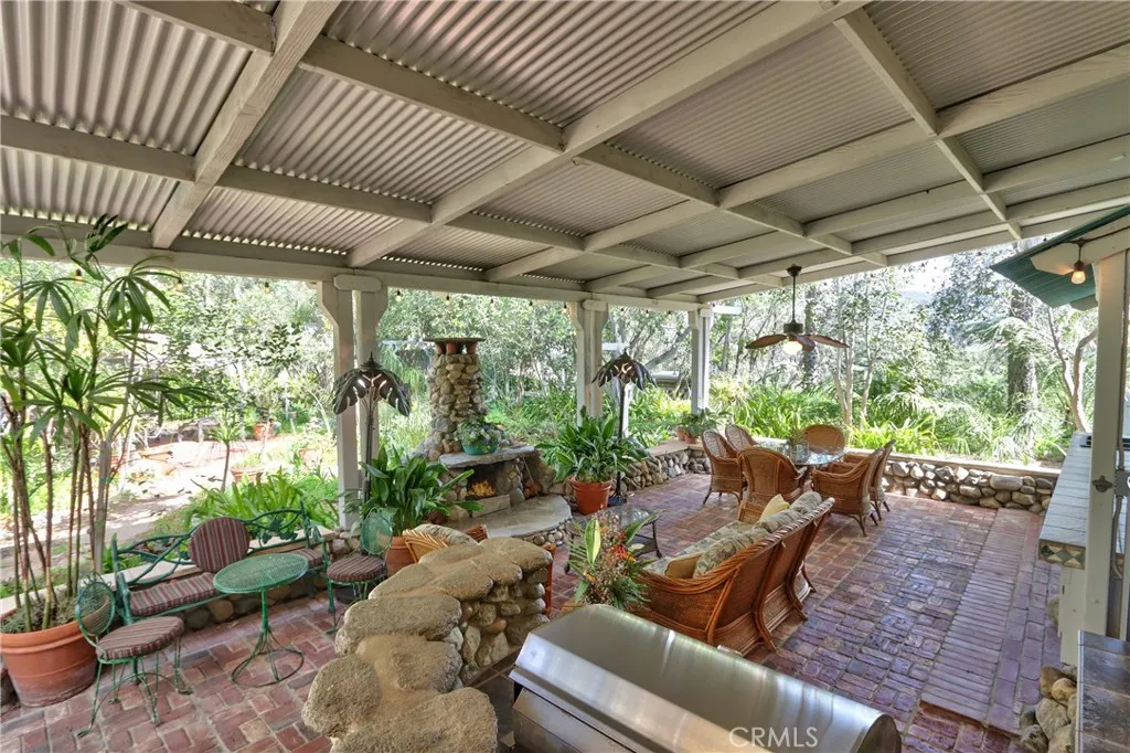 https://cdn.realtyfeed.com/cdn/127/306653152/b6681940b3a01481cd66fe107d173dd7.webp
