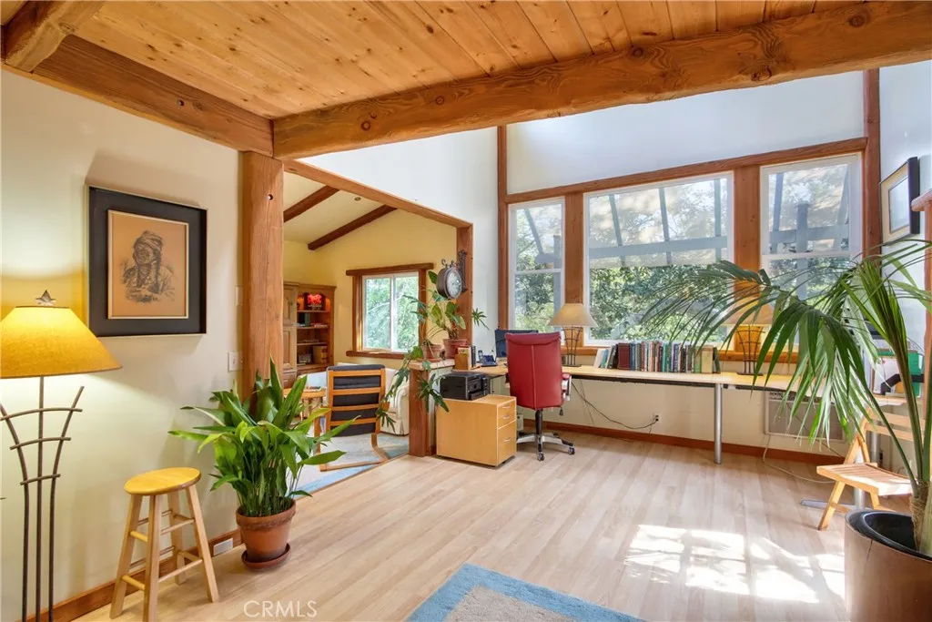 https://cdn.realtyfeed.com/cdn/127/306653152/bc457dcd1272a63f07a847051df131d7.webp