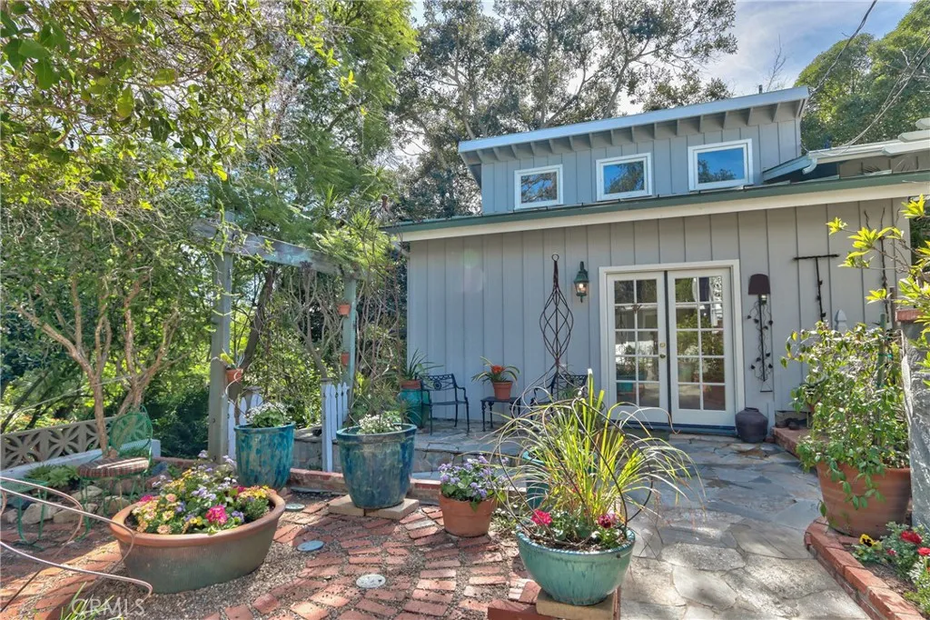 https://cdn.realtyfeed.com/cdn/127/306653152/ccc151262cdcf6b00842af483da25fc5.webp