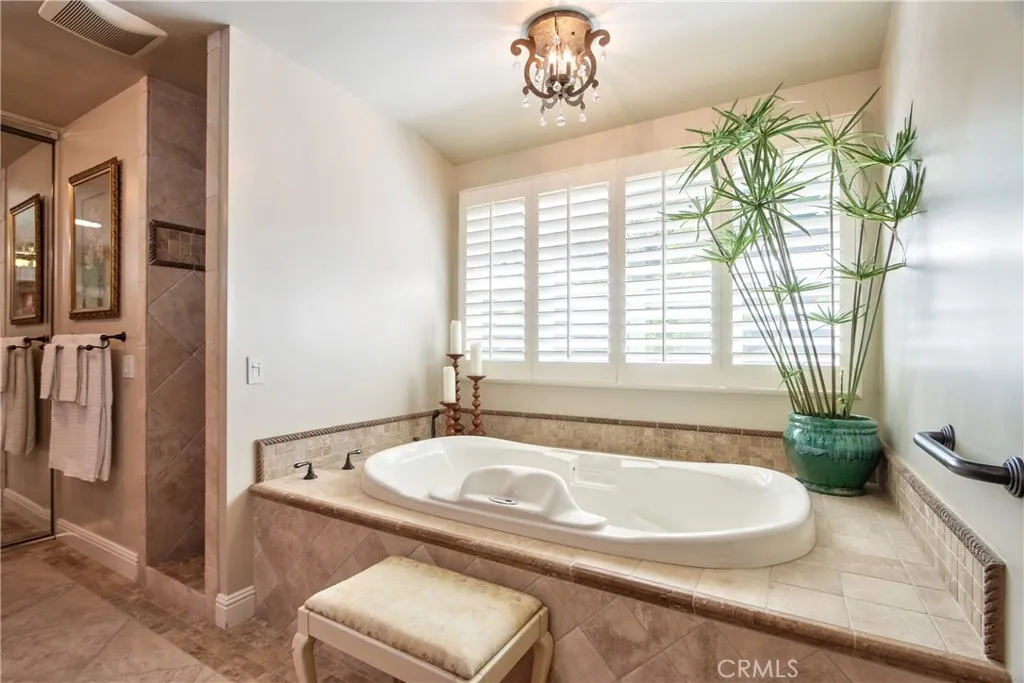 https://cdn.realtyfeed.com/cdn/127/306653152/d7ca2661fe12ea070ce034f3c801e894.webp