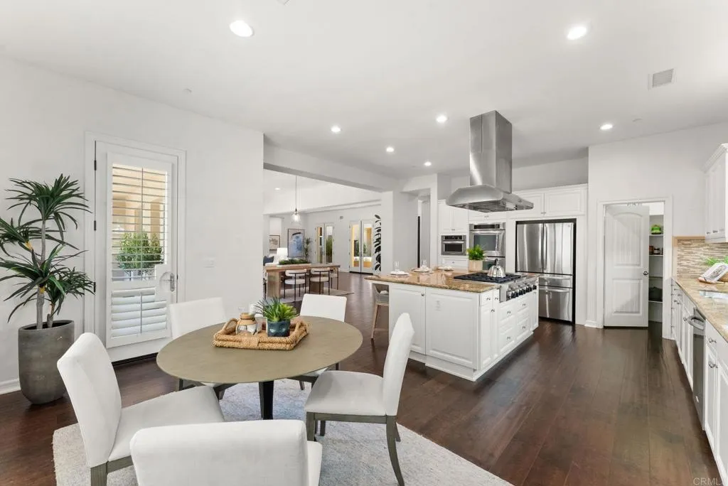 https://cdn.realtyfeed.com/cdn/127/306653163/483accd72557e59a69c8cddc3cba22c5.webp