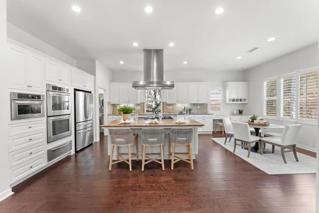 https://cdn.realtyfeed.com/cdn/127/306653163/992410cc0ab5f79ae98ae763404e2809.webp