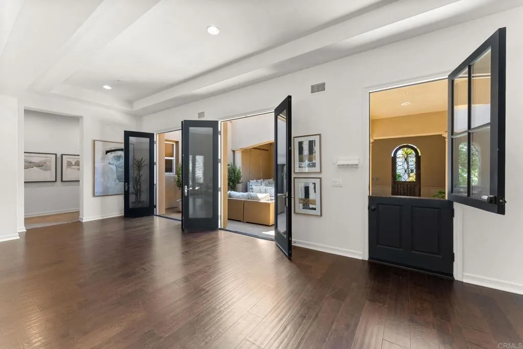 https://cdn.realtyfeed.com/cdn/127/306653163/b208c9c79485a6acd4a022a29a75cae7.webp