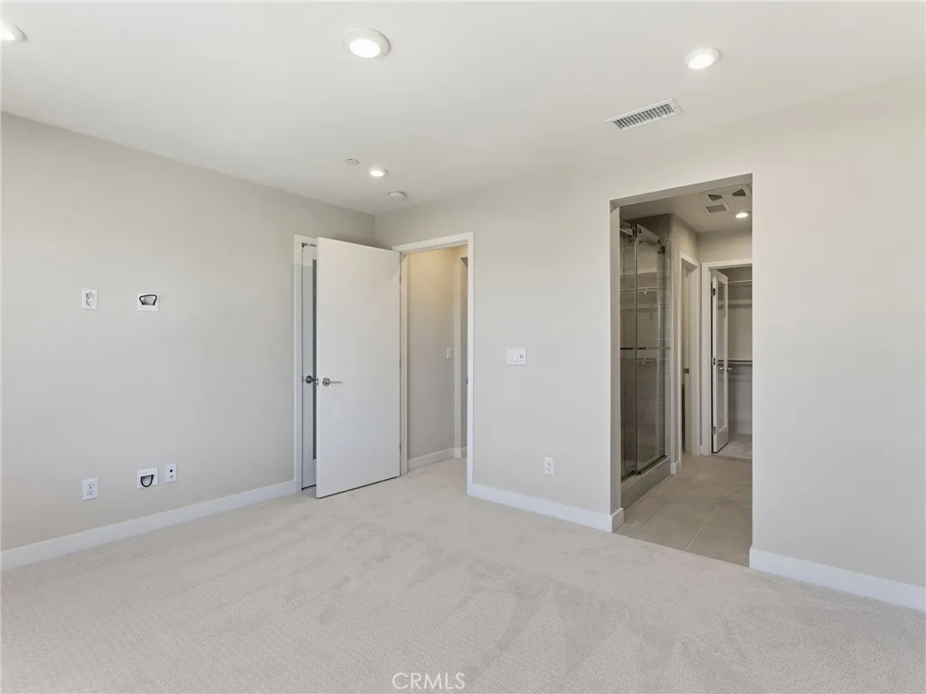 https://cdn.realtyfeed.com/cdn/127/306653195/2ddab07840c263772b81c20db8492ba4.webp