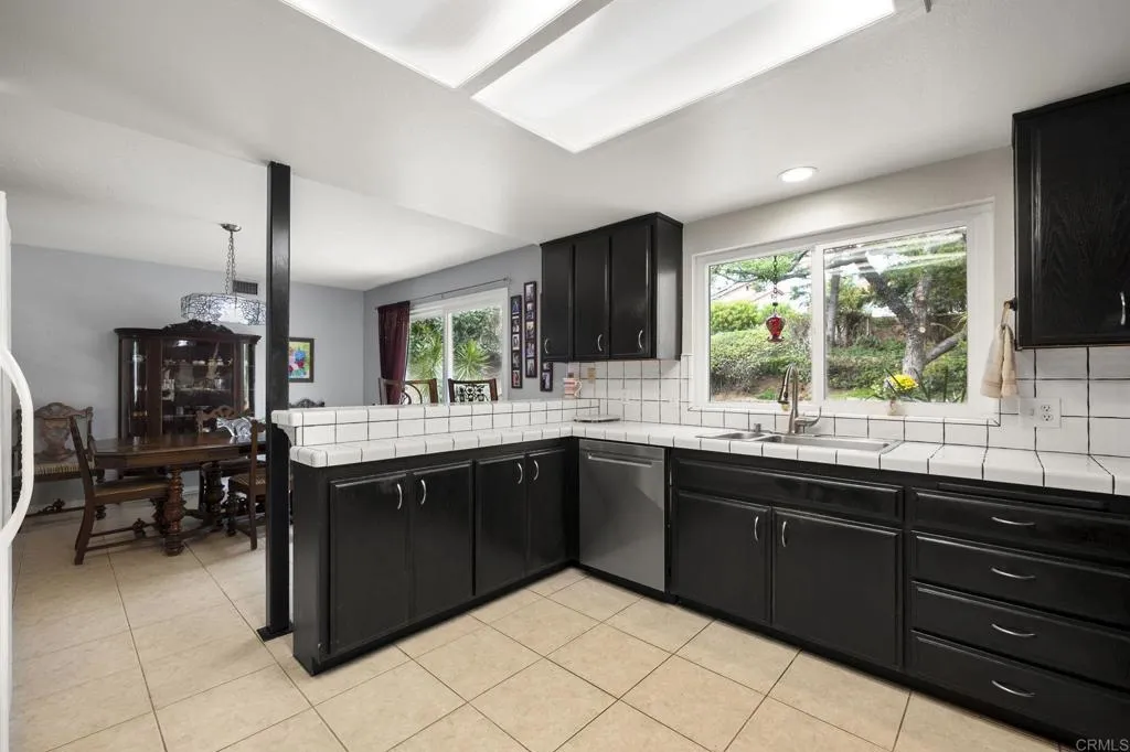 https://cdn.realtyfeed.com/cdn/127/306653211/164d0602ba99c83725f756b78cae47ec.webp