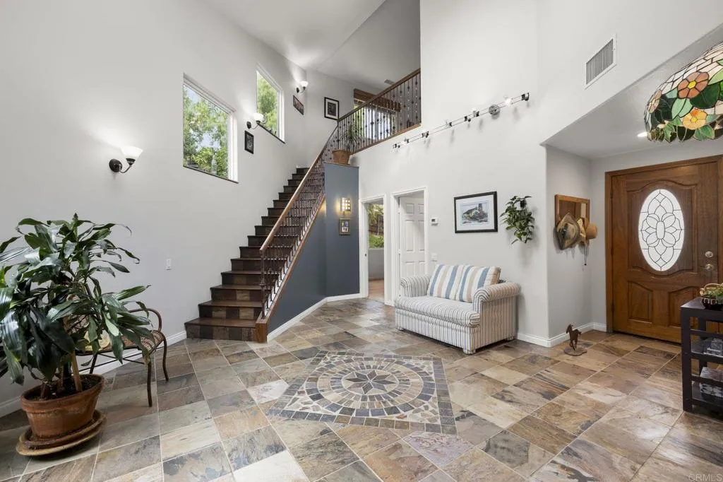 https://cdn.realtyfeed.com/cdn/127/306653211/352dd106fc7264f07465531c207e55ed.webp