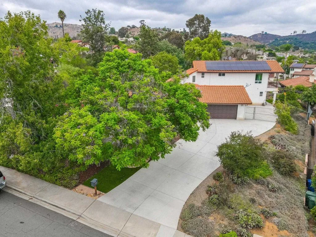 https://cdn.realtyfeed.com/cdn/127/306653211/45c54103f42cf5e311894bb6adb1f4fe.webp