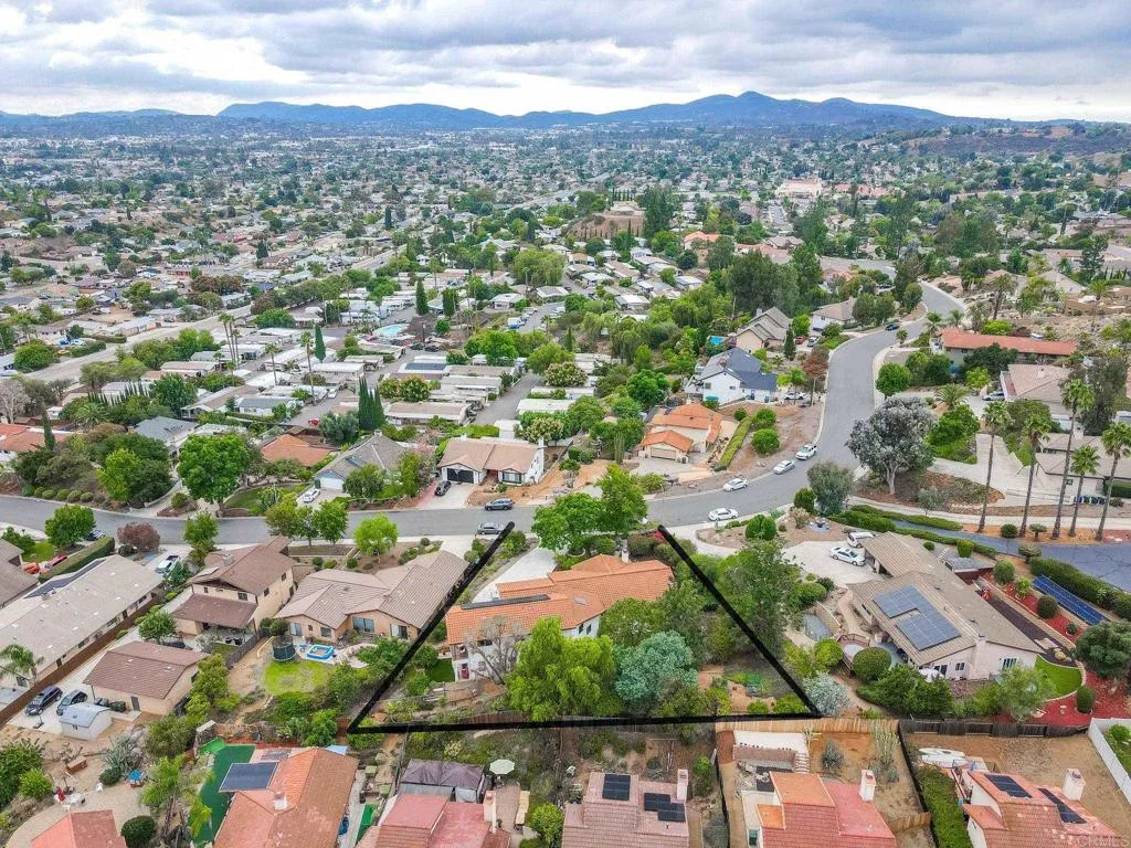 https://cdn.realtyfeed.com/cdn/127/306653211/622b54b96ef45334aa46e037b985d815.webp