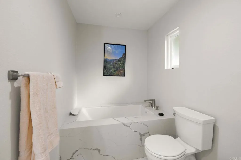 https://cdn.realtyfeed.com/cdn/127/306653211/a926402a018c56f4bc1b122f5feb08a5.webp