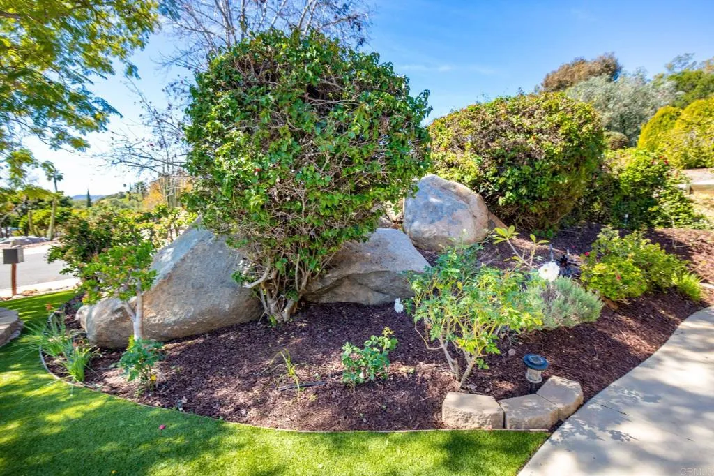 https://cdn.realtyfeed.com/cdn/127/306653211/ad14a046a513b8ab83bf8fd0f9b61c05.webp