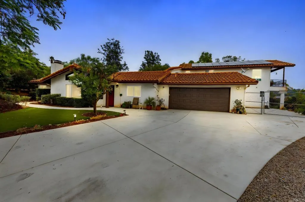 1402 Rimrock Drive