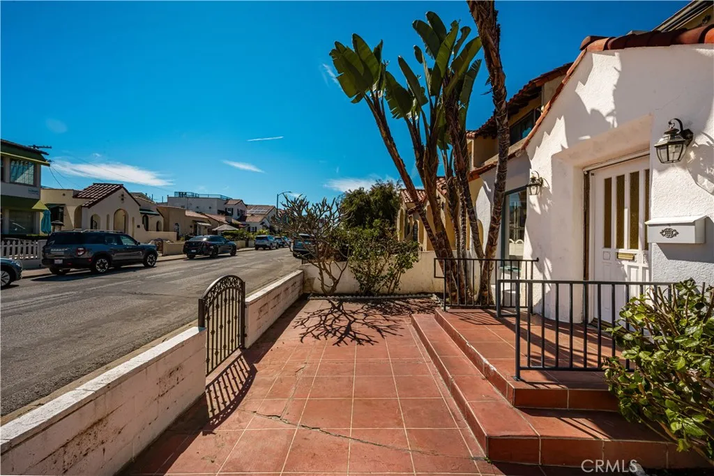 131 Santa Ana Avenue, Long Beach, CA 90803 - Photo 3 of 17, Long Beach, CA