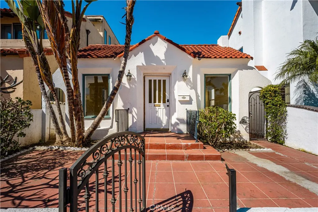 131 Santa Ana Avenue, Long Beach, CA 90803 - Main photo, Long Beach, CA