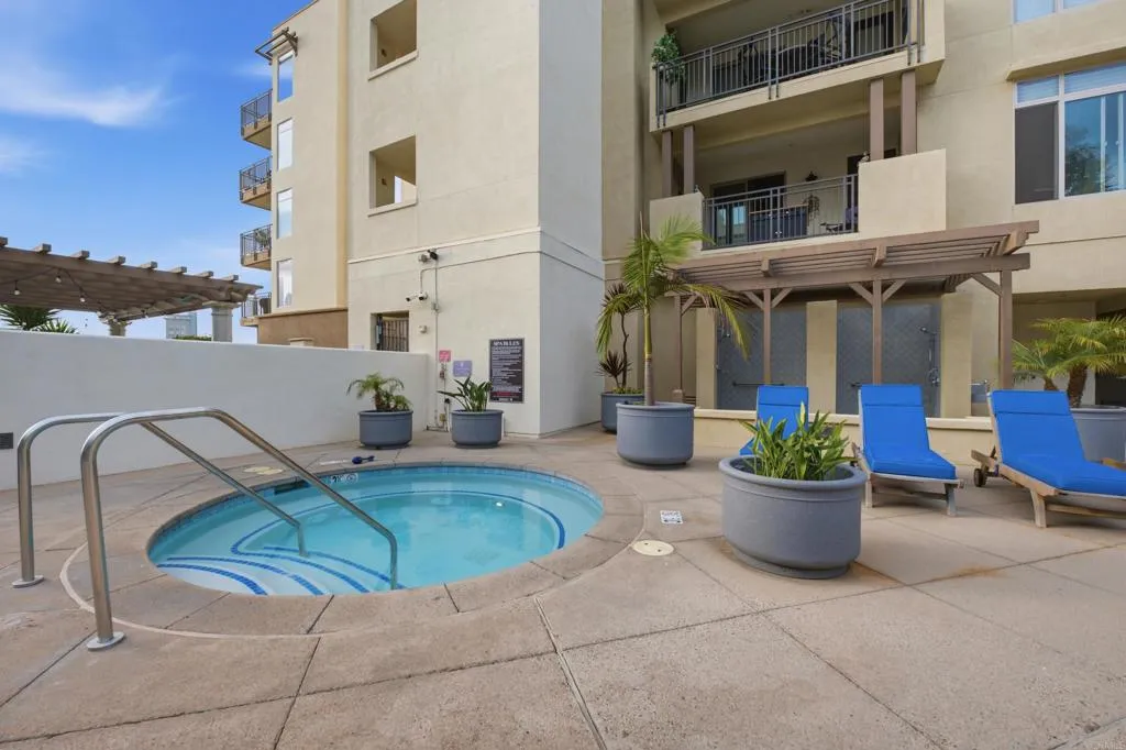 https://cdn.realtyfeed.com/cdn/127/306653290/08bc7b3141d2ebcfcd46d7eee6cea32e.webp
