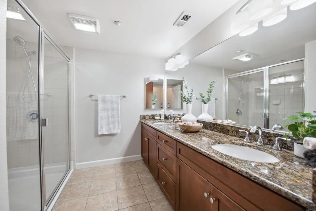 https://cdn.realtyfeed.com/cdn/127/306653290/2f61419e674ca48253113c1b818420ab.webp