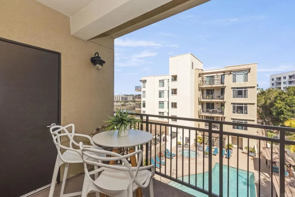 https://cdn.realtyfeed.com/cdn/127/306653290/439a6102e1e0cba537da013b7a636b09.webp