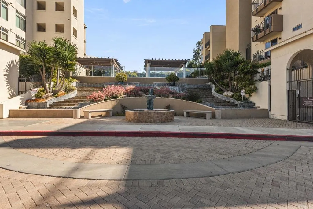 https://cdn.realtyfeed.com/cdn/127/306653290/44e92fbf0e2143f0633937dd70a71d9e.webp