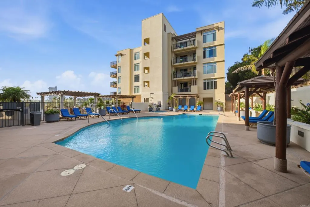 https://cdn.realtyfeed.com/cdn/127/306653290/7d1999f974633f2bb440577f9ca54d08.webp