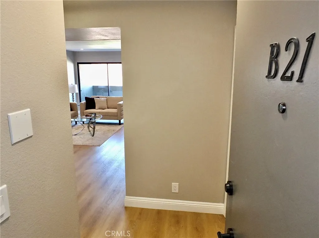 278 N Wilshire Unit B21, Anaheim, CA 92801 - Main photo, Anaheim, CA